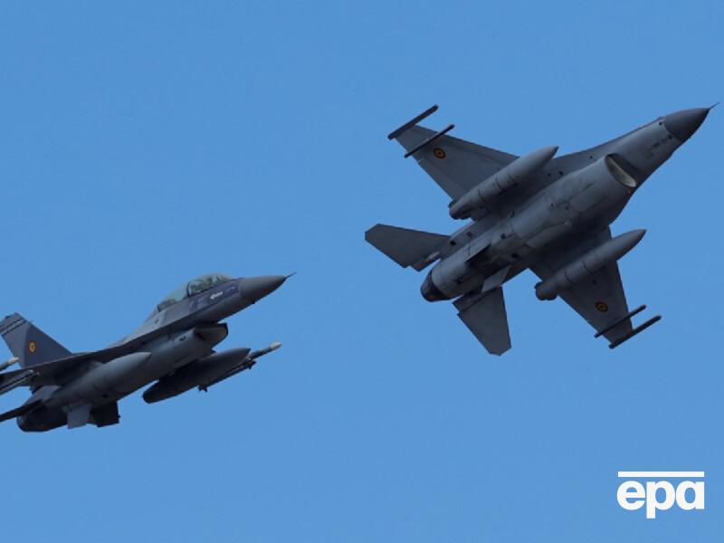 Появилось видео полетов украинских пилотов на F-16 в Дании