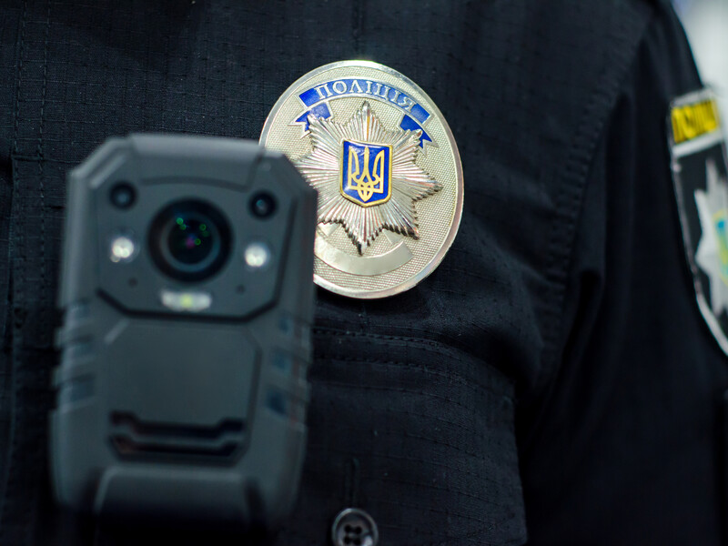 "Отойдите, я взорву!" В Харькове задержан нетрезвый водитель с гранатой. Видео