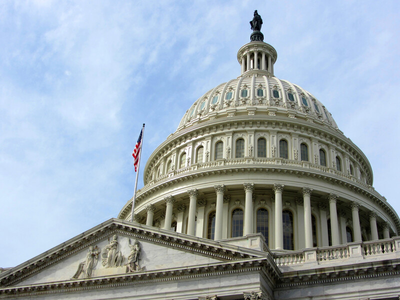 Демократы в Конгрессе США готовы поддержать помощь Украине в кредит, чтобы выйти из тупика – СМИ