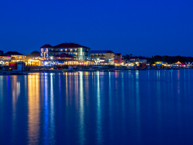 СМИ показали спутниковые снимки последствий ракетного удара по узлу связи Черноморского флота РФ в Севастополе