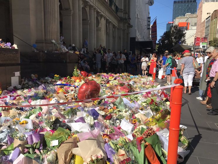 Число жертв наезда автомобиля на пешеходов в Мельбурне возросло до пяти 