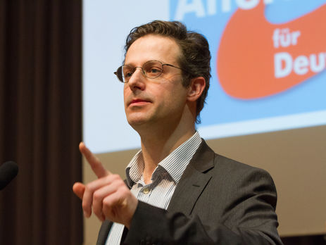 Депутат Европарламента ездил в оккупированный Крым за счет российского фонда