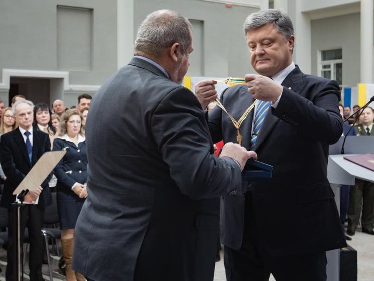 Порошенко наградил главу Меджлиса Чубарова орденом Свободы