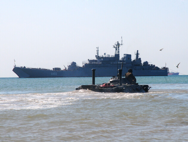 Окупанти відновлювали корабель 