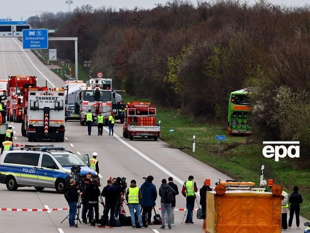 В Германии в смертельном ДТП с автобусом пострадали двое украинок, еще одна может быть среди погибших