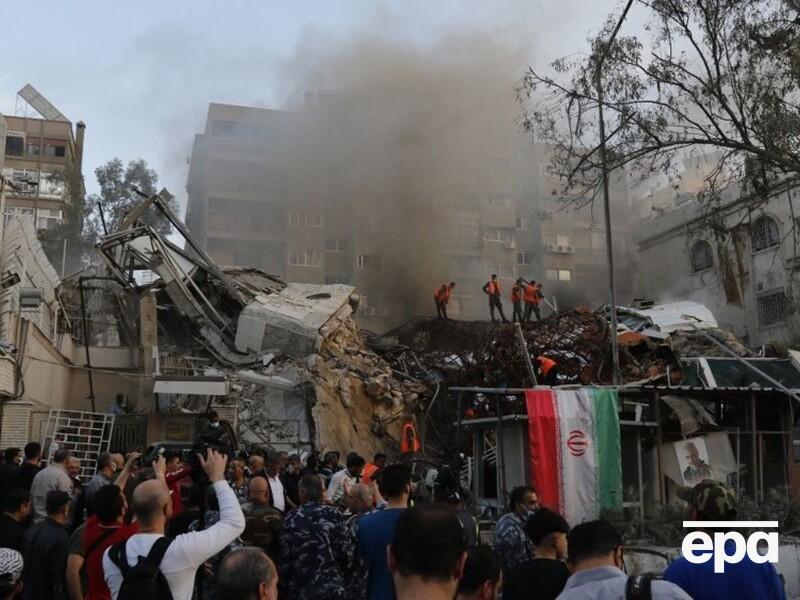 Иран заявил, что Израиль разбомбил его посольство в Сирии. Погибли два генерала, среди них – один из командиров "Кудс"