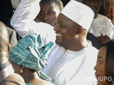 Новый президент Гамбии Барроу заявил, что завтра вернется в страну