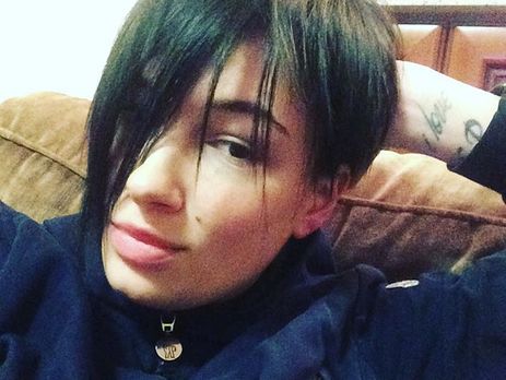 Приходько коротко постриглась и снова стала брюнеткой. Фоторепортаж