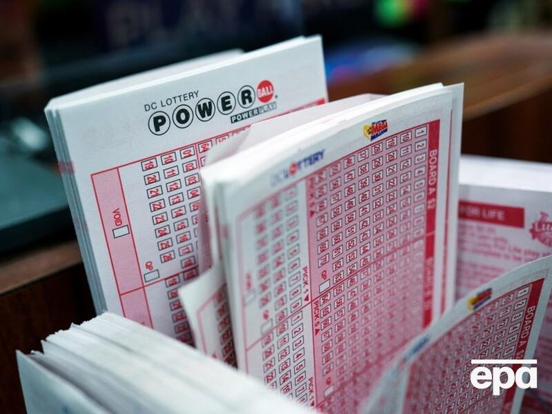 В США в лотерее Powerball сорвали джекпот в более чем $1,3 млрд