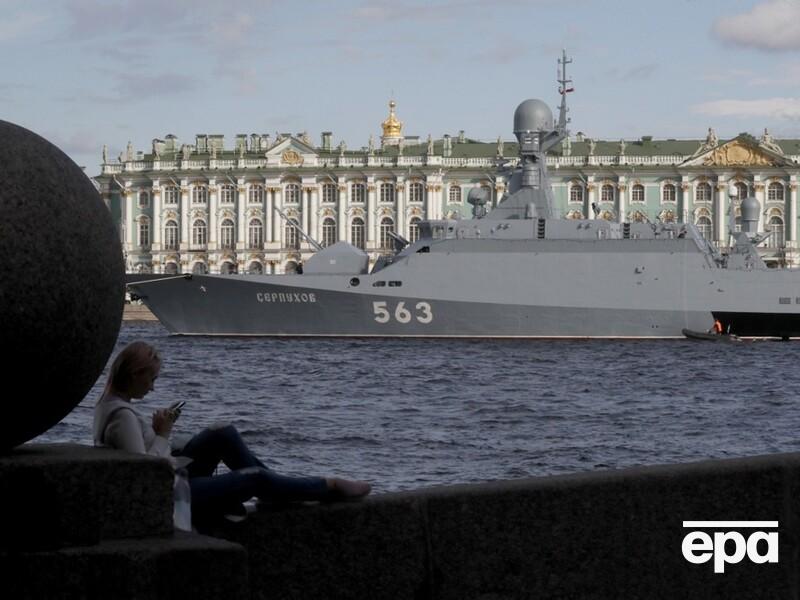 Из-за пожара внутри ракетного корабля "Серпухов" полностью уничтожены его средства связи и автоматизации – ГУР