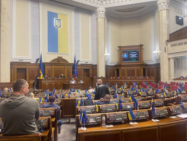 Рада продолжила рассматривать закон о мобилизации. Ночью депутаты обсудили более 4 тыс. правок