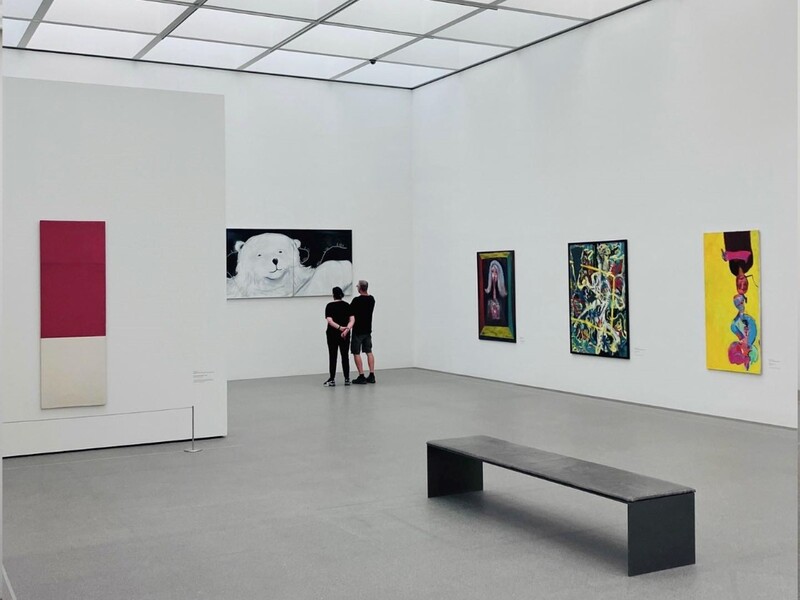 Музей у Мюнхені звільнив співробітника, який таємно повісив поряд із роботами Воргола свою картину. Відвідувачі галереї його творчості не оцінили