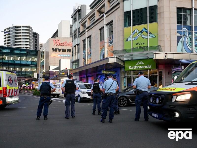 В Австралии в торговом центре мужчина с ножом убил шесть человек, его остановила полицейская