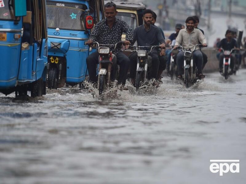 У Пакистані через дощі й удари блискавок загинуло щонайменше 30 людей за два дні