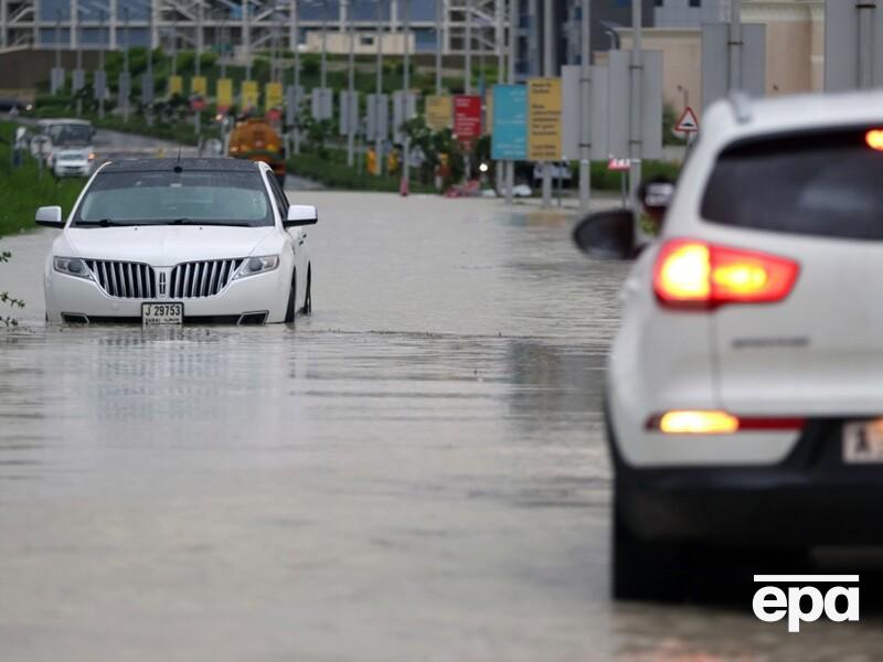 В Дубае, куда уехал сын мэра затопленного Орска, тоже началось наводнение
