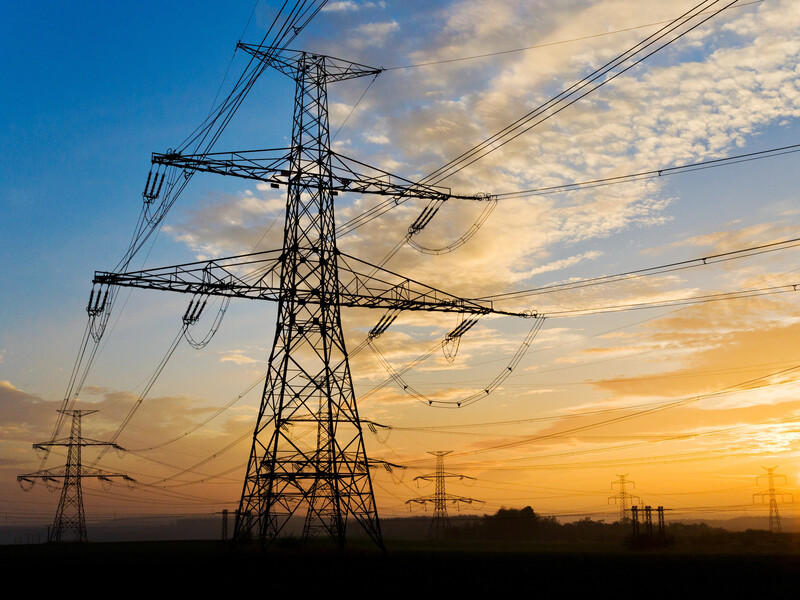 В "Укренерго" попередили про ймовірні обмеження енергопостачання для промислових споживачів через російські атаки на українські електростанції
