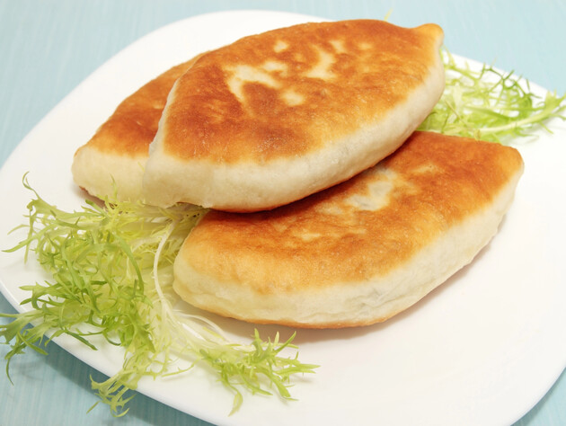 Додайте це до борошна – і пиріжки будуть пишними та хрусткими. Рецепт найкращого тіста за 30 хвилин