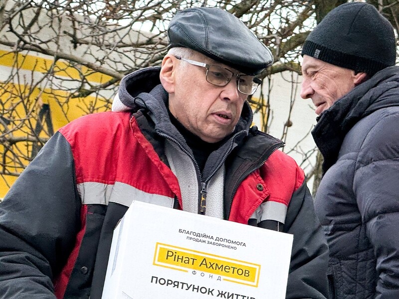 Переселенцы из Луганской области в Одессе получают продуктовую помощь от Фонда Рината Ахметова