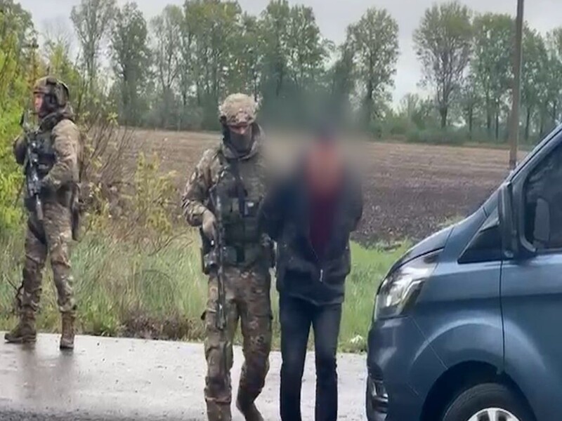 Полиция показала, как задерживали подозреваемых в убийстве полицейского в Винницкой области. Фото, видео