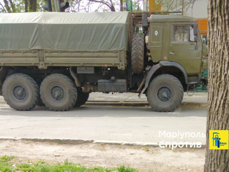 "Рівень тривожності на максималках". Андрющенко розповів про "важливе перекидання" сил окупантів і нове маркування їхньої техніки. Фото