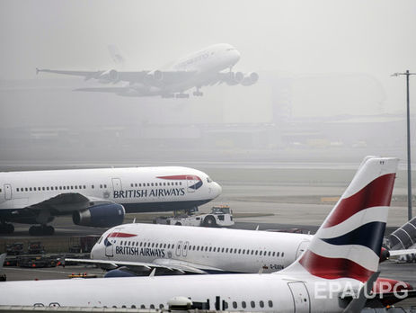 В лондонском Хитроу из-за тумана отменили около 100 рейсов