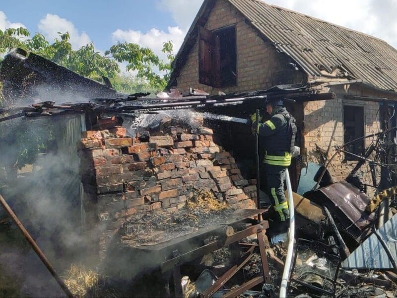 Атаки дронів у Вовчанську та Нікопольському районі, обстріли Часовоярської громади, постраждалі у Херсонській області. Зведення ОВА за добу