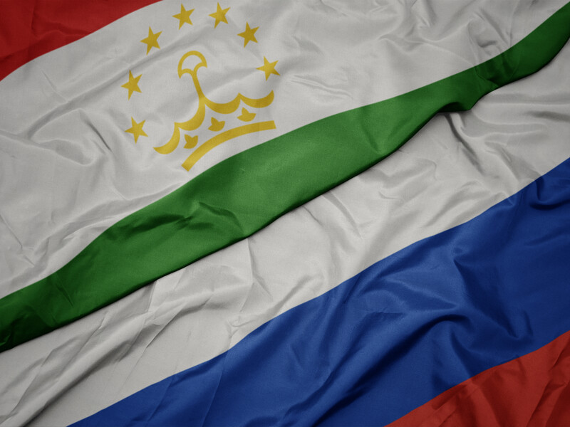 Таджикистан вручил послу РФ ноту протеста с констатацией "повсеместного нарушения прав и свобод" граждан Таджикистана в России