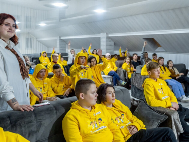 Фонд Рината Ахметова продолжает заботиться о детях, которых удалось вернуть домой из России