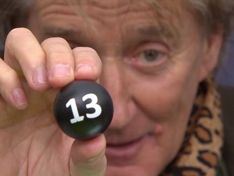 Род Стюарт эмоционально представил номера на жеребьевке Кубка Шотландии по футболу. Видео