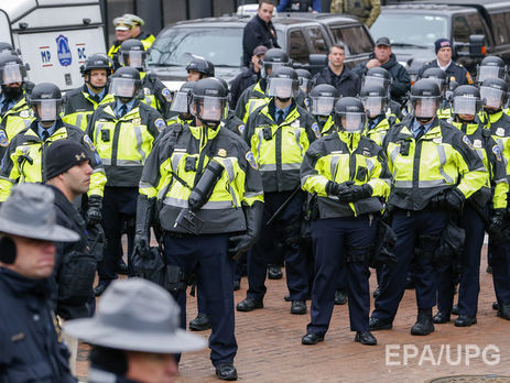 Двум журналистам, задержанным во время инаугурации Трампа, предъявлены обвинения в беспорядках
