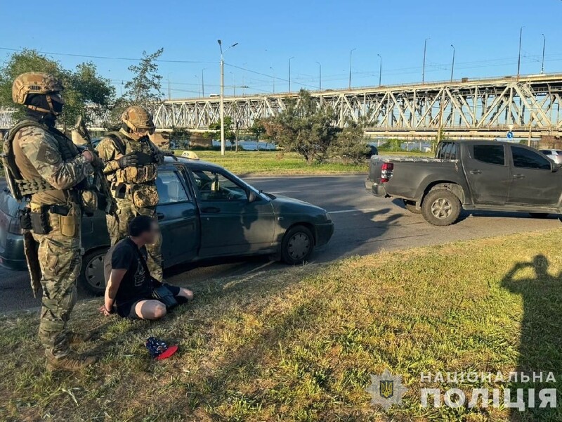 У Дніпрі затримали чоловіка, який влаштував стрілянину в гаражі та поранив двох людей – поліція