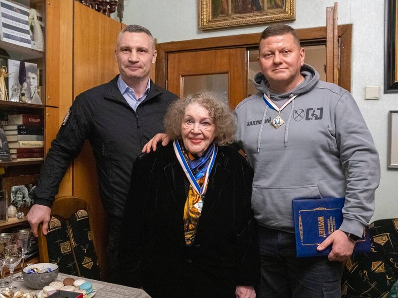 Лина Костенко и Валерий Залужный стали почетными гражданами Киева – Кличко