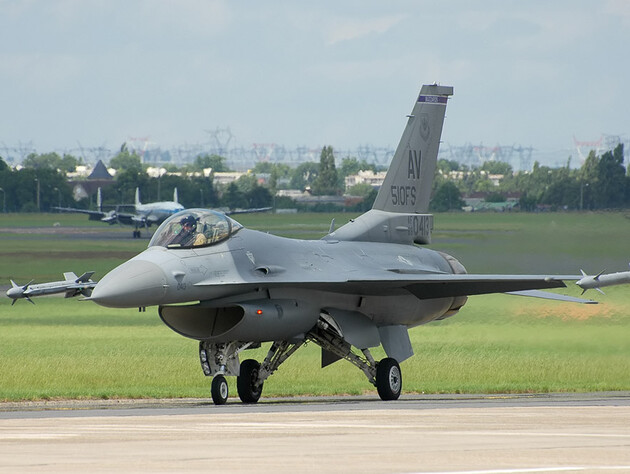 Рустамзаде: F-16 надійдуть в Україну, коли буде готова інфраструктура для них. Для прикриття аеродрому потрібен один Patriot