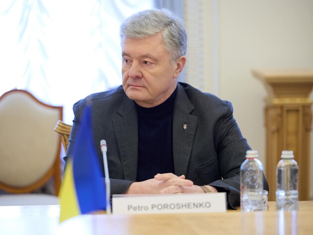 Порошенко призвал власти Германии не платить пособия украинским мужчинам