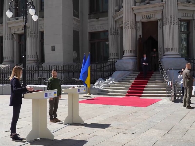 "Парад у нацистів проходить". Пресконференцію Зеленського з президенткою Європарламенту в Києві перервала сирена повітряної тривоги