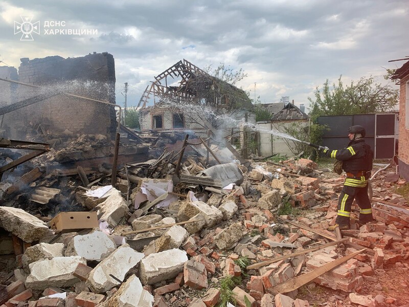 Власти Волчанска заявили, что российские оккупанты не заходили в город, но РФ уничтожает его обстрелами