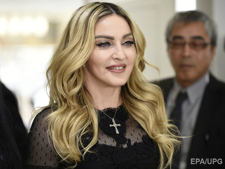 Техасская радиостанция запретила песни Мадонны за ее критику в адрес Трампа