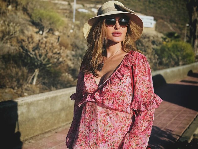 Камінська після чуток про її вагітність знялася в купальнику