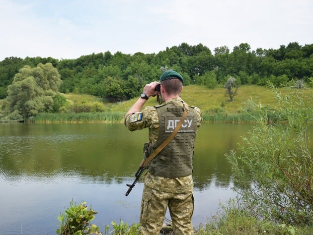 На Закарпатті затримано прикордонника. ДБР підозрює його в убивстві чоловіка, який хотів незаконно потрапити в Румунію