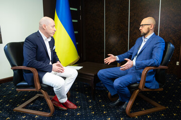 Ударит ли Украина американским оружием по России, чего Путин добился от Си Цзиньпина, покушение на Фицо. Стрим Гордона с Яценюком. Трансляция