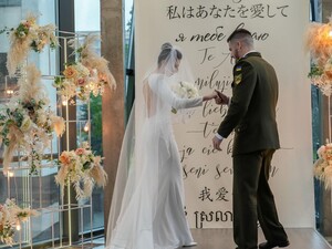 Нардеп Мезенцева тайно вышла замуж за военного и показала свадебные снимки