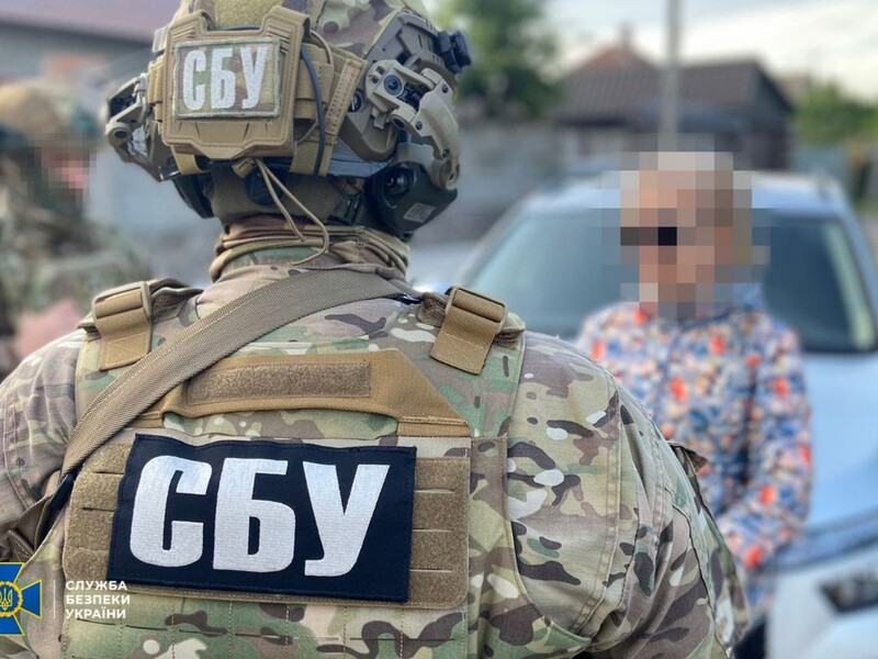 СБУ затримала жительку Запоріжжя, підозрювану в допомозі окупантам готувати "зрив" постачання важкої техніки ЗСУ