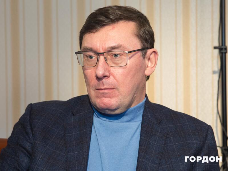 Луценко: Я точно знаю, что видео со мной из тюремной камеры Януковичу носили. Особенно его интересовало, как я буду драить пол