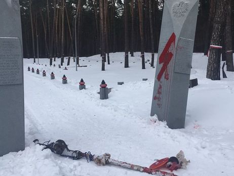 Неизвестные осквернили польское кладбище в Быковне