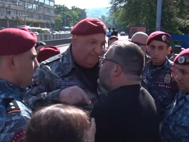 У Вірменії почалися протести проти уряду Пашиняна, затримано 300 осіб