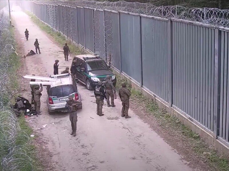 На границе с Беларусью нелегалы ранили польских пограничников и военнослужащего