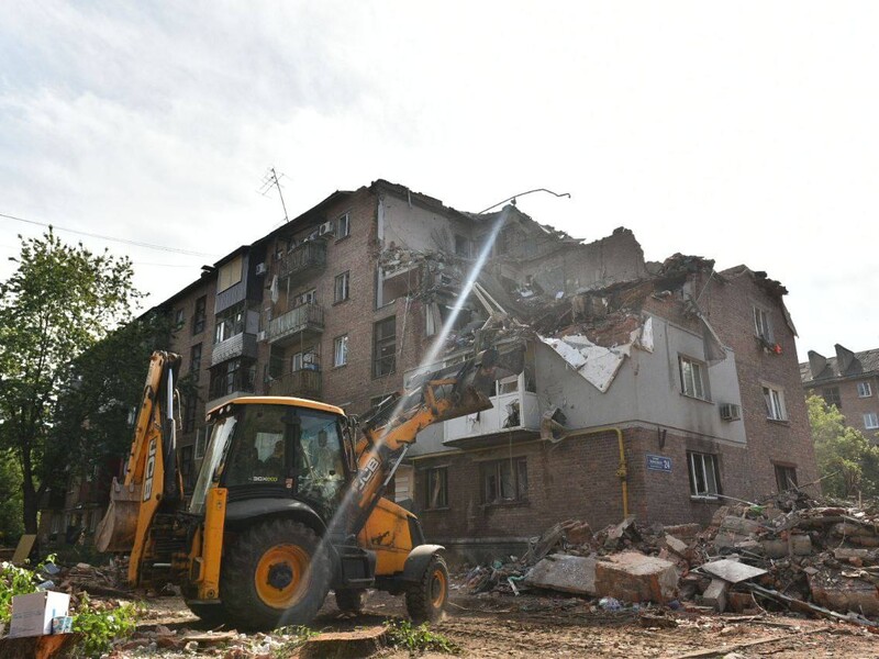 Зруйнована багатоповерхівка в Харкові, ракетний удар по Києву, загиблі в Харківській і Херсонській областях, обстріли Запорізької області. Зведення ОВА за добу