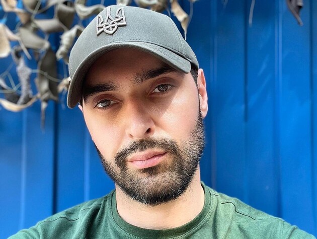 Козловский, который служит в президентском оркестре, показал прогулку по Киеву с трехмесячным сыном