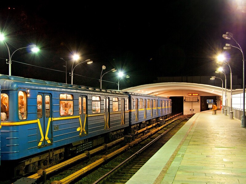 Через брак машиністів у київському метро змінять графік руху поїздів
