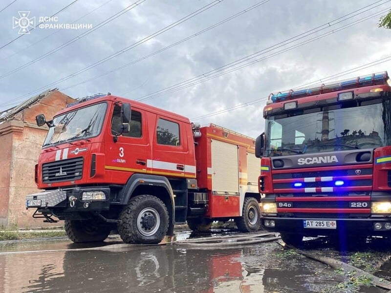 В Івано-Франківській області обстріл РФ призвів до пожежі на об'єкті критичної інфраструктури – ДСНС